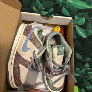 Toddler dunks